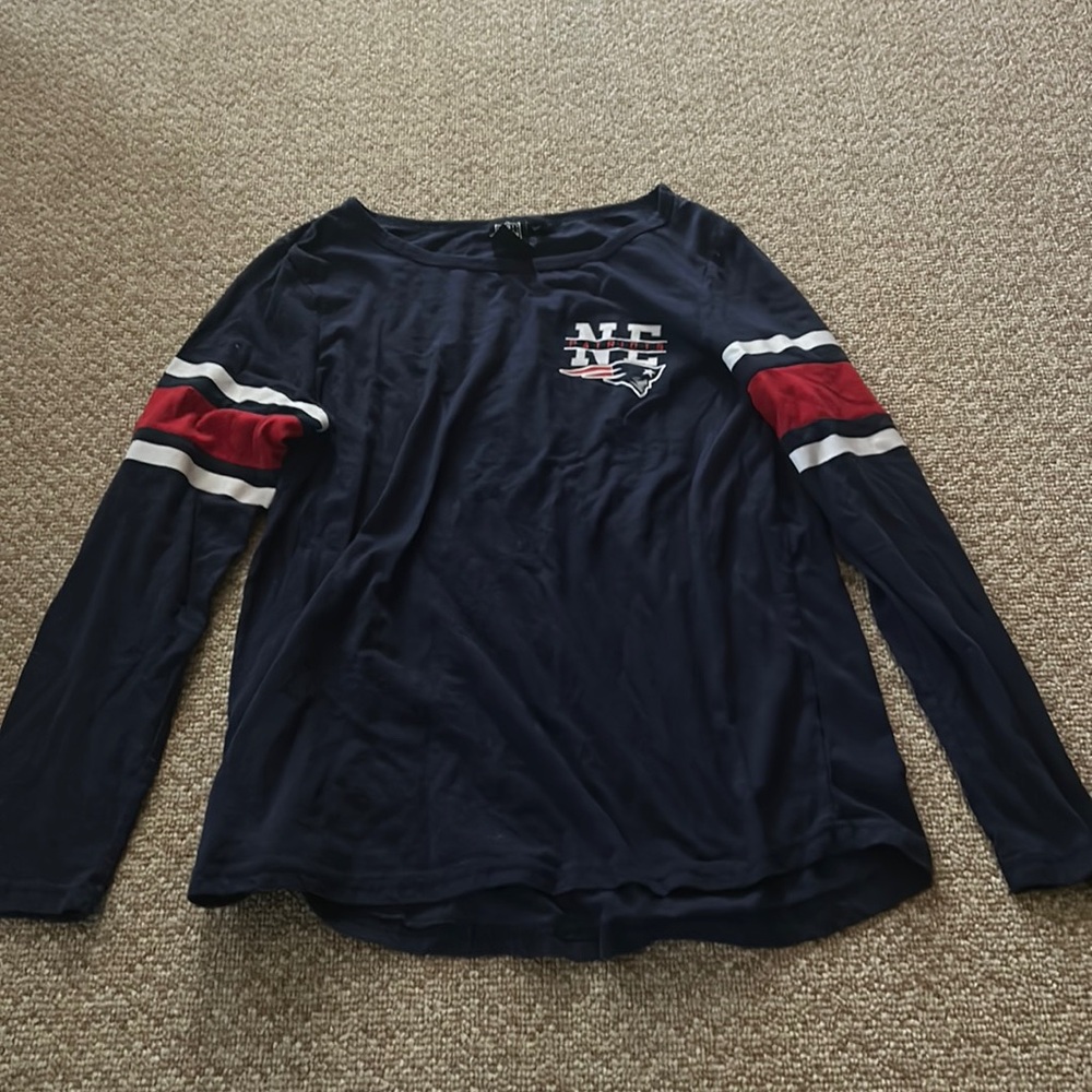 Women’s patriots long sleeve tee